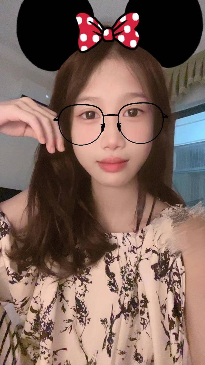 _yunis13's tweet photo. 东莞市
#东莞
老师057
截图联系客服：@MovieBudda

（订100抵课费，白嫖勿扰）
#广东
爹地的画让我不得不说上帝这是什么美丽的画作在发光我哭到太平洋周围国家来通缉我，我要到神坛上安个小椅子把您绑在上面等待天使下来接您，在人生中那么短暂的日子里我看到您的画我就觉得：人间 https://t.co/peEjUMPnGV