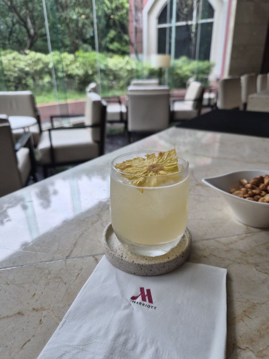 heyteddyboy's tweet photo. Life begins.

Cheers! https://t.co/m72CUjzk4C