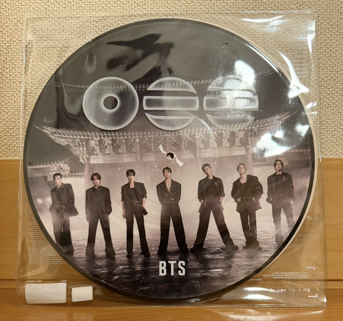 aAM30v613's tweet photo. 613Ltd.昨日届きました💿
ジミンverをずっと迷ってたけど、光化門の写真なのと6/13に聴けたNORMAL🇰🇷が入ってたので想い出に🫶
ビニールジャケットなのが少し気になるけど💦後ろには北斗七星も🌟

もうすっかり聴き慣れたアルバムだけど、アナログも良い👍

ライブ行きたいなー🥹

#BTS_ARİRANG https://t.co/KA9BTMk4ho