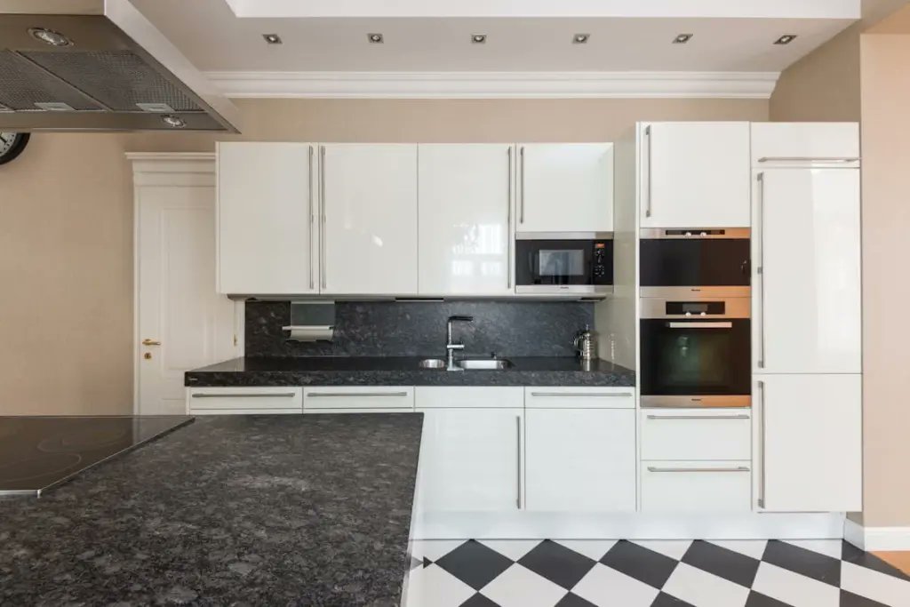interioreduk's tweet photo. 8 Best Kitchen Cabinet Doors Ideas for Your Home
https://t.co/2vQDBqqy5w
#KitchenEssentials @homesandgardens @houzz @BHG https://t.co/SdReHz9htI