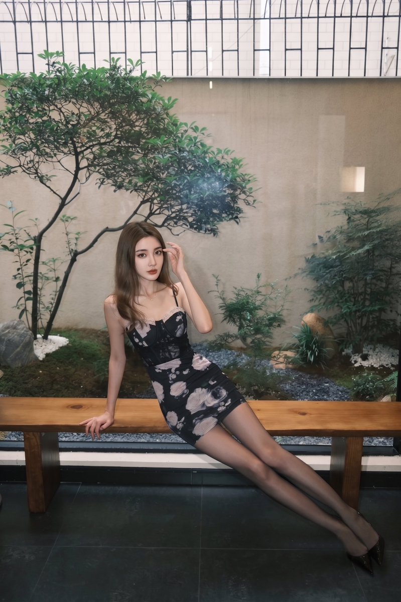 phimonwan88's tweet photo. 姐��的脚踝，是弟弟们戒不掉的毒 https://t.co/c4OdO6wv8u