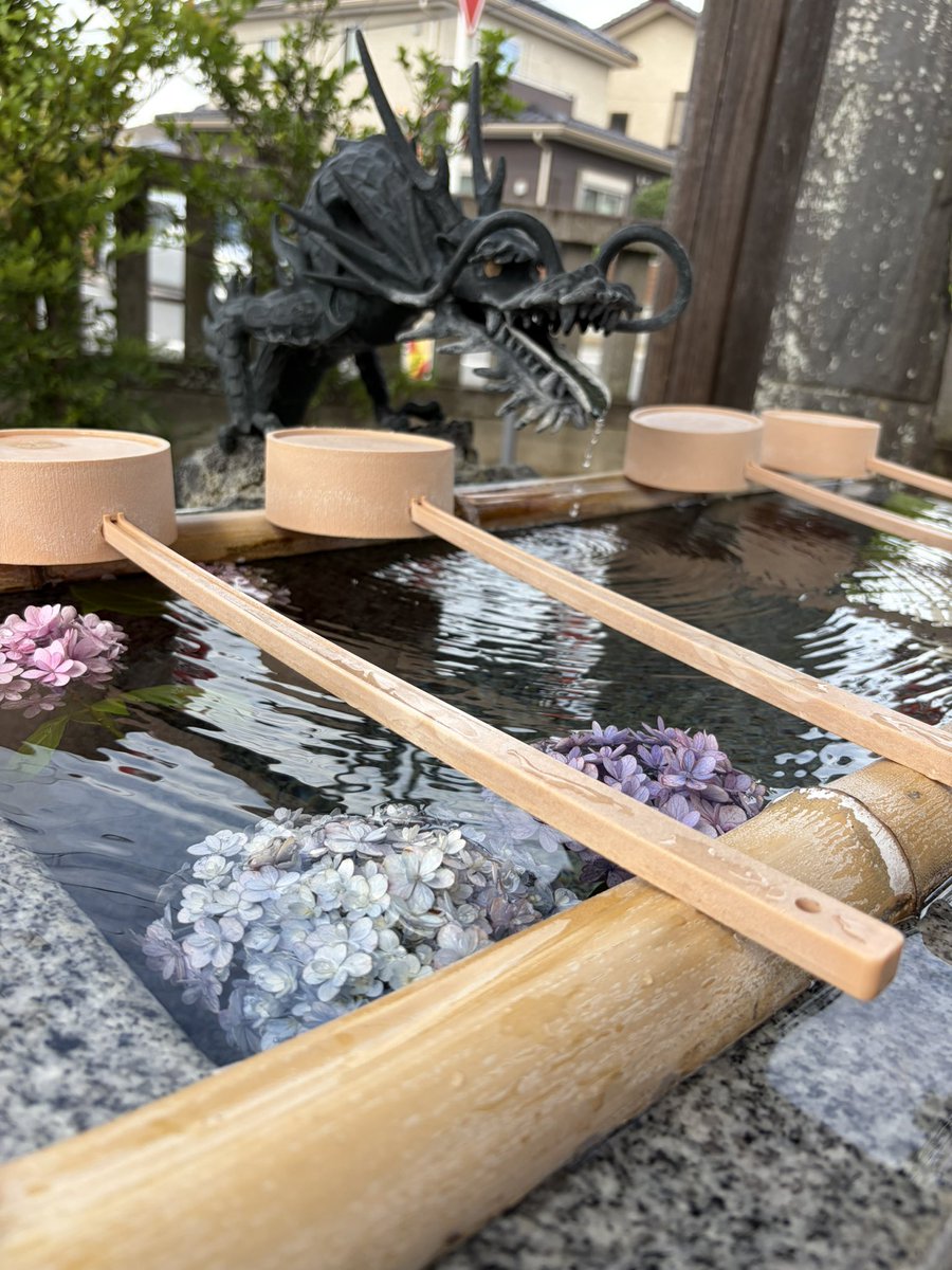 E_Mir_a's tweet photo. 三ツ木神社(氷川神社)さん

可愛いおみくじ大吉☂ https://t.co/T9XUuGyf3Y