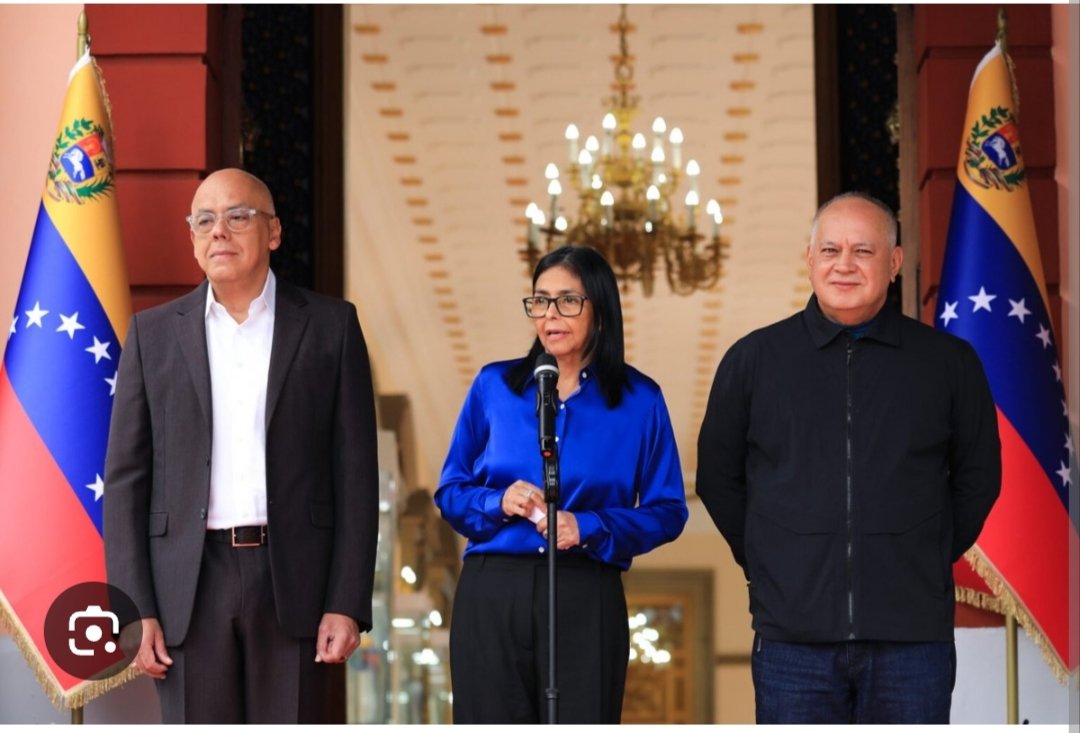 Santinovelota's tweet photo. Estás tres criminales se burlan a diario de los venezolanos, sus fechorías son un atentado en contra de la constitución, la vida, la decencia y la dignidad humana. Venezuela y los venezolanos no se merece tanto castigo. Cada día en el poder significa atraso para Venezuela. https://t.co/47MiqgSVd6
