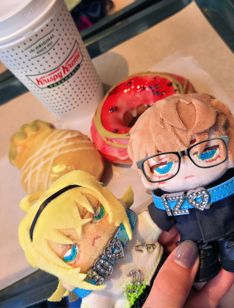 hjkk_ft's tweet photo. これをやりたいがために急いで用意した🍍🍉 https://t.co/uvHP0FyG1m