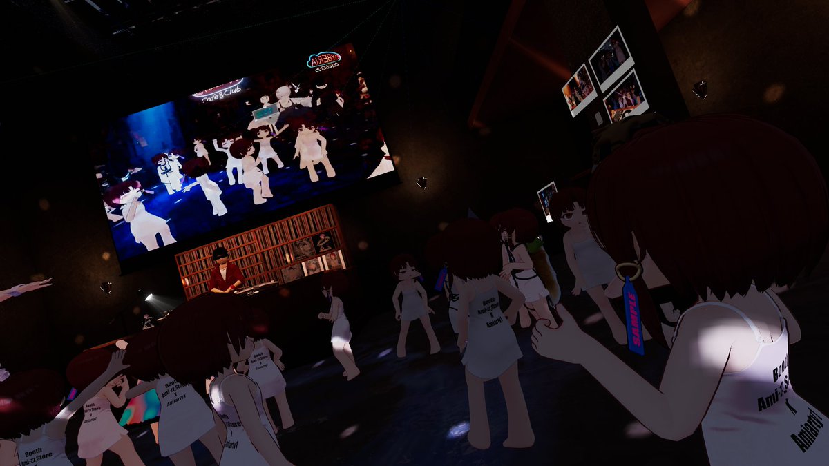 shi_ki_mi_sa's tweet photo. めちゃめちゃ楽しかったということが、この4枚に凝縮されすぎてる
#CLX_lain_VR #Cyberia_VRC https://t.co/LI7vaahjzf