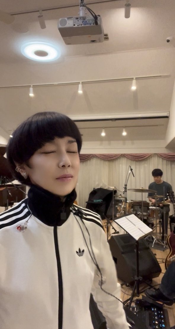 MiharuKoshi's tweet photo. リハーサル、続いています！
サン・タマンの森、L’amour toujoursなど、テクノ時代の曲、初めて生演奏します。
あ〜〜〜〜、そして、歌詞暗記地獄・・刻々と迫る本番の日〜〜😅・・・

7月29日（水）四谷区民ホール
https://t.co/NoAhVIDX81 https://t.co/u3SHxLo07K