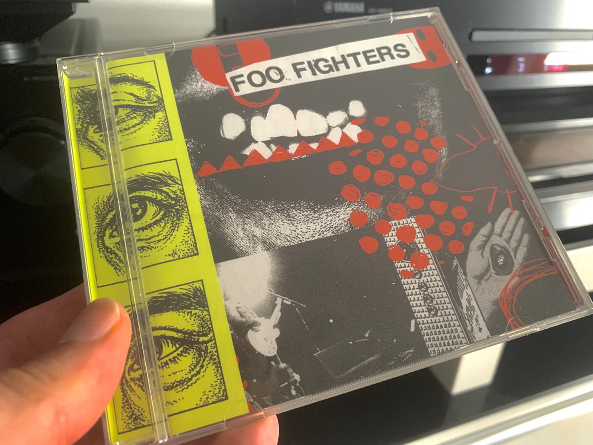SoundBites_Rock's tweet photo. #FooFighters - ‘Your Favourite Toy’ (2026)
#NowPlaying 

In heavy rotation! 🎶🤘

#newrock #compactdisc #cd https://t.co/s08nXHcZ6G