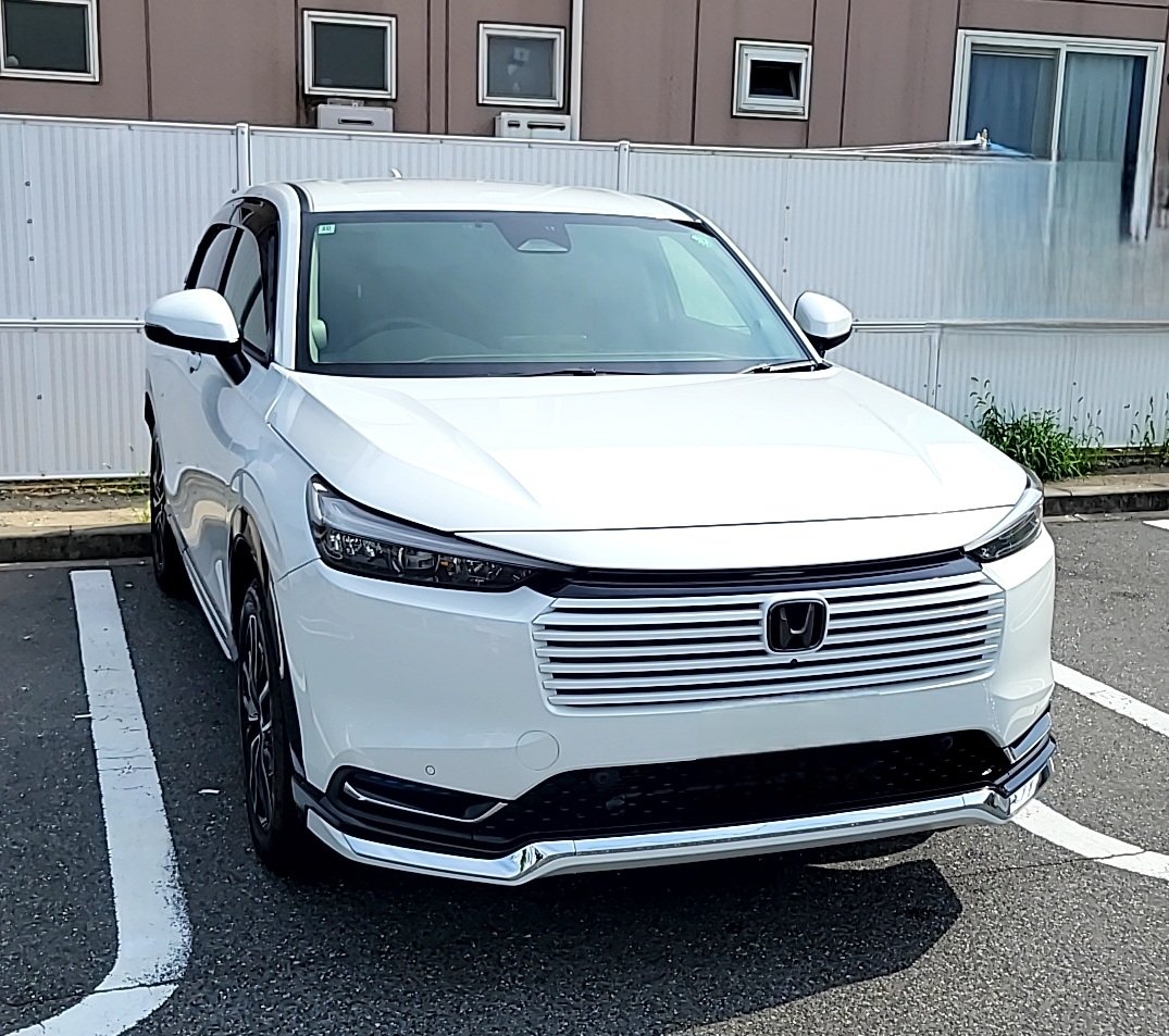 kin_chan0902's tweet photo. やっと洗車できた😄1ヶ月ぶりの洗車🎵
きずいたら3時間半洗車してた(笑)
#ヴェゼル
#VEZEL 
#HONDA https://t.co/HLKujmue1f