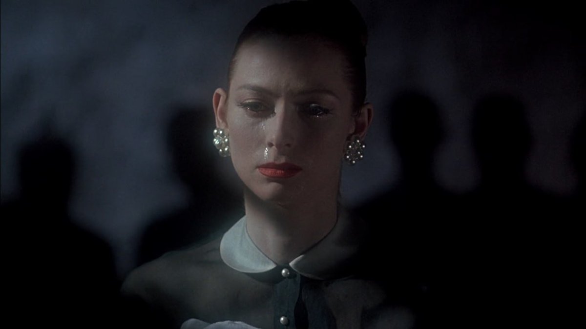 _rodrigob's tweet photo. Edward II (1991) dir. Derek Jarman https://t.co/itpdw2zJTL