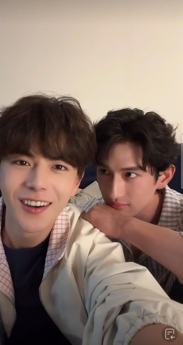 BantalKecil_'s tweet photo. Ayden kpn plg sih ke CH gw kangen*jd gw yg kangen* 🤣
ini gw aja kangen gmn elio yak 
ini ayden gak plg2 apa lg ngurusin tempat buat lamaran yak kan dia mah suka tiba2 ngasih suprise 🤭 https://t.co/Wo4yk98Soi
