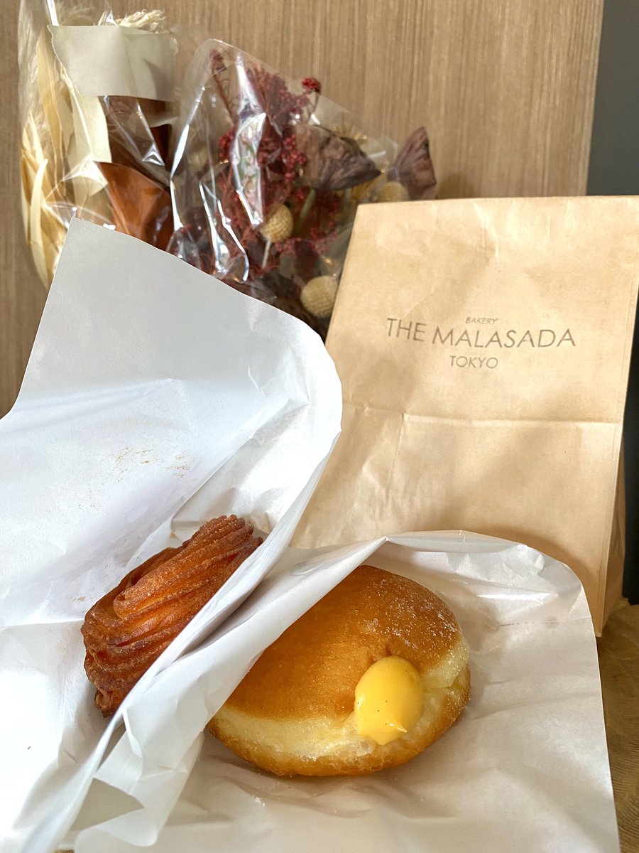 2caxxx's tweet photo. 今月のおやつ①
THE MASALADA TOKYO
カスタードマサラダ、シナモンオールドファッション

#めしガチャ https://t.co/7CwGkrsqSb
