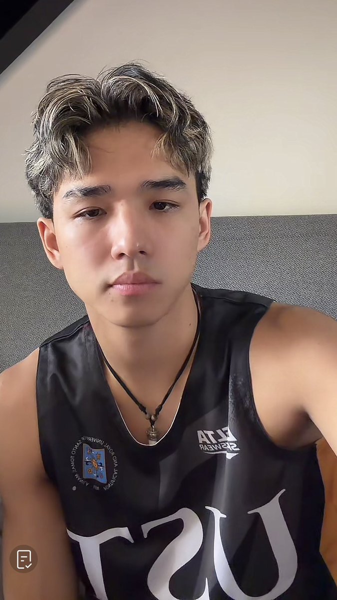 pk_sportsx's tweet photo. kaninong panaginip to??? ang random makita si Ganeke na may suot na UST jersey 😭

ang power talaga ng recruitment ni kots odjie. may dalawang trevor na siya 😌 https://t.co/Gwnmv6fUu0