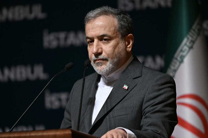 AmericaLiveX_'s tweet photo. 🚨 BREAKING: Iran has declared the Strait of Hormuz will remain closed until President Trump "tells the world the truth about Epstein Island.

 The statement would mark a dramatic escalation, linking one of the world's most critical shipping routes to a politically charged demand.

The U.S. now faces an increasingly complex diplomatic standoff.