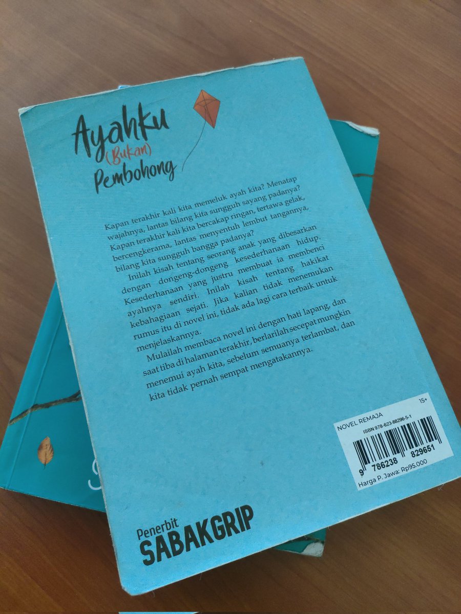 millionlove99's tweet photo. Novel ini udah lama di meja kerja, tapi belum sempat baca. Baca sinopsis kayaknya agak sedih ya.

Kalau kalian suka baca buku jenis apa? https://t.co/3Z6MxWPQFu