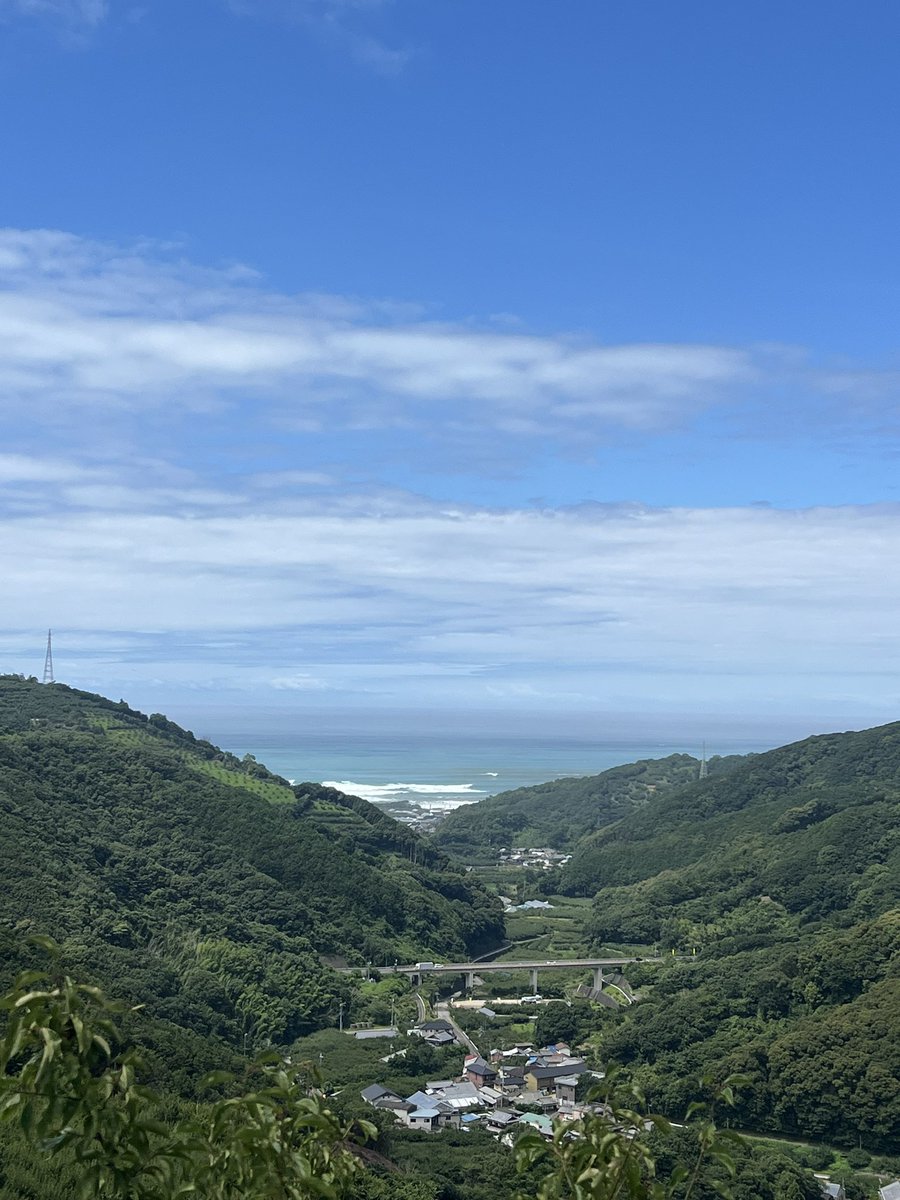 tomomatu2's tweet photo. いい天気ですが波は高めな模様🌊ε ‘ 3 ` 3 https://t.co/lHbI5p0XZ9