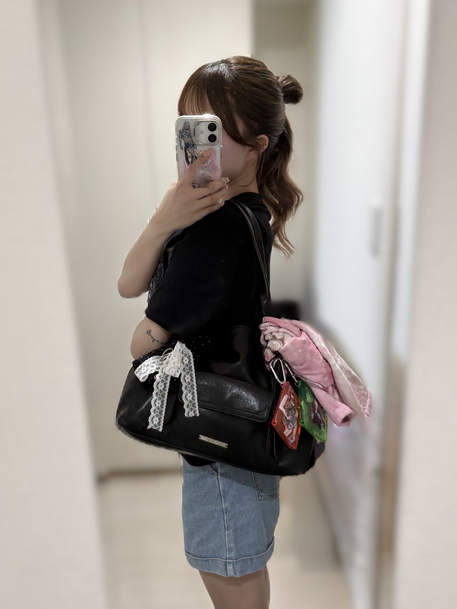 a25nyan's tweet photo. 17:00前に着きますみんな会おっ🙂‍↕️💘
#ちゃんみな #AODFINAL https://t.co/1Ooxv1NWeh