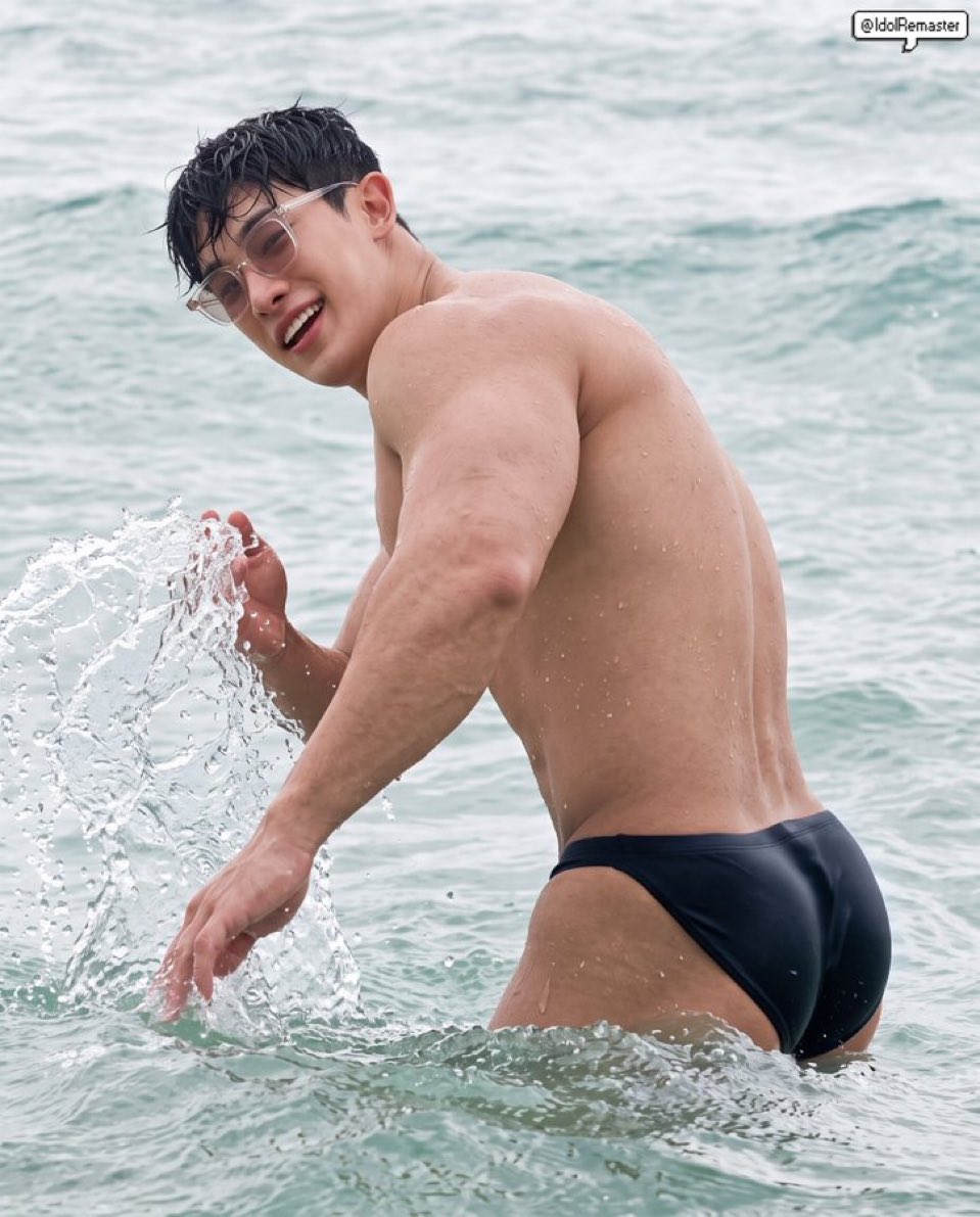Frobisher1412's tweet photo. เนี่ย โคตร gay material แต่ดี๊ดี https://t.co/hTIG0QpMb8