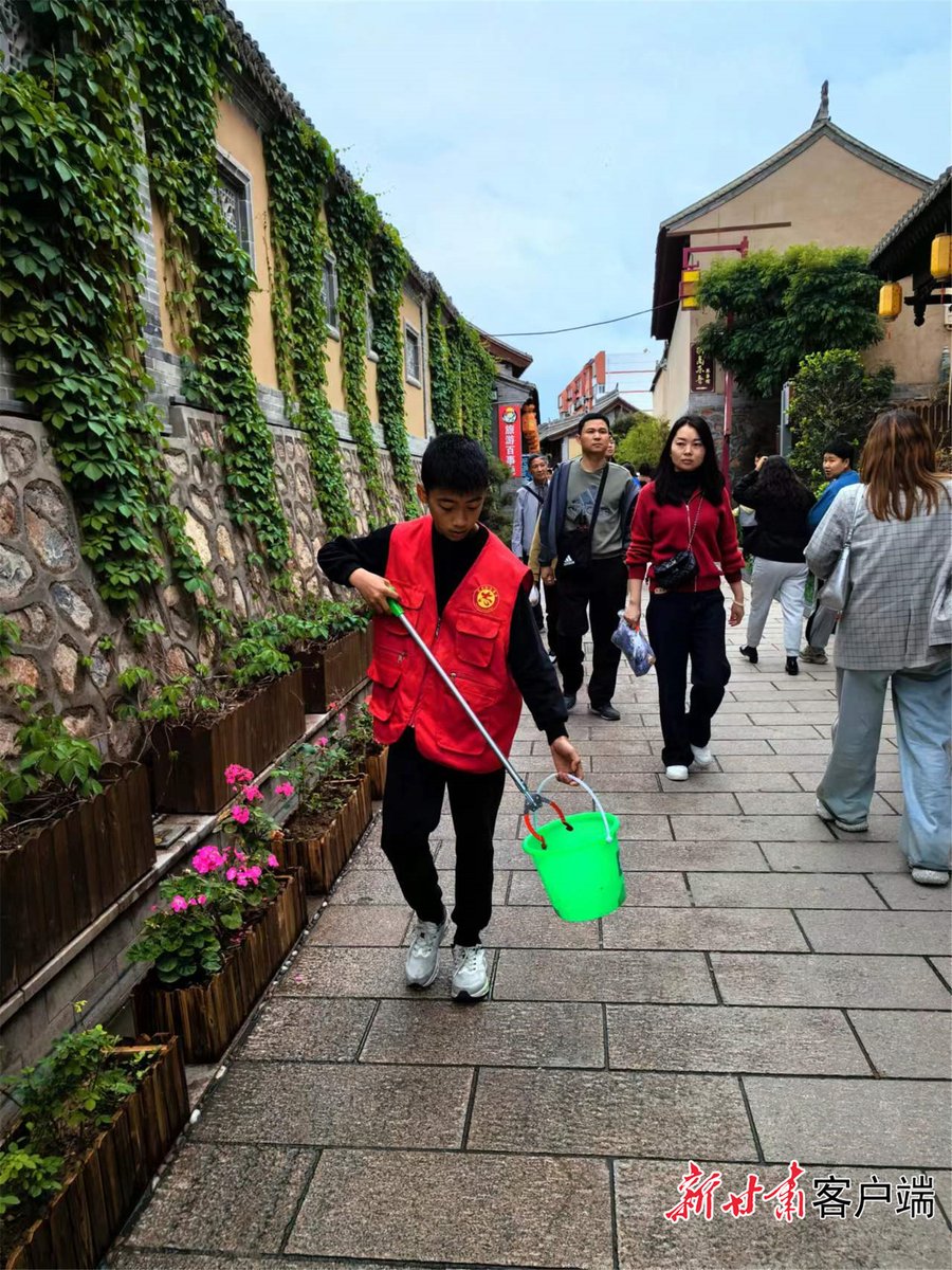 BLaura14's tweet photo. Come join our community garden cleanup this Saturday 9AM at Oak Park! Gloves u0026 snacks provided—let’s green up our neighborhood together!， https://t.co/YElPoOxnUX