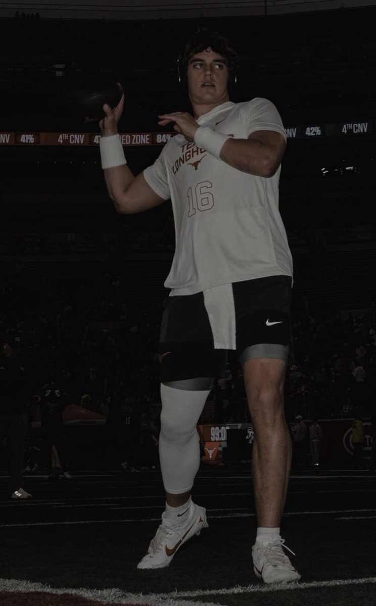 archsmadness's tweet photo. Over The Moon. 🌙 https://t.co/xrx9grHGeN