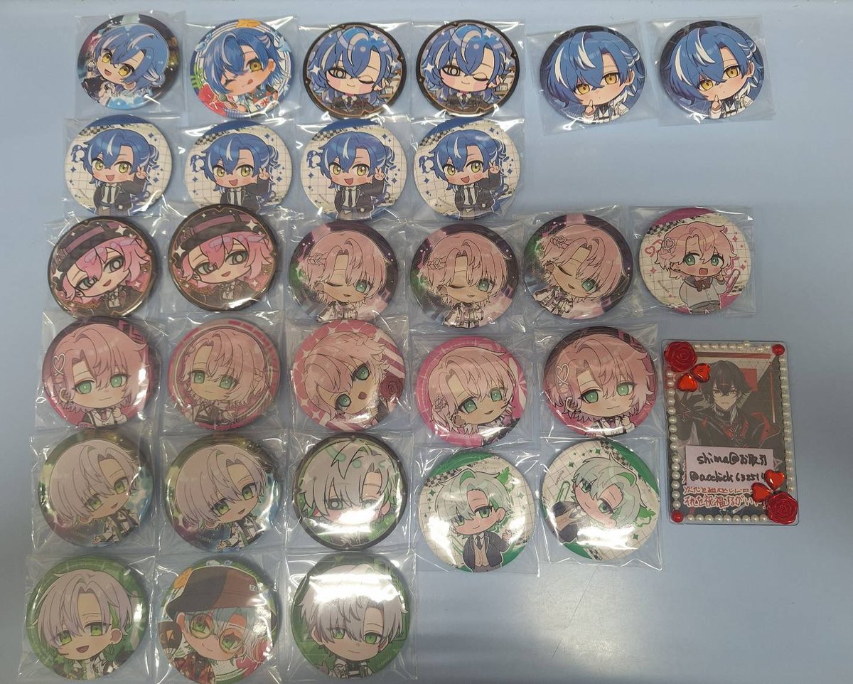 acchicchi632514's tweet photo. グッズ整理のためお譲りします。
🎲大阪LIVE(8/15、16)手渡し>郵送
ALTに詳細あり。
交換（別ポスト）の方優先。

#クロノヴァグッズ譲渡 https://t.co/mLBd9FR3nk