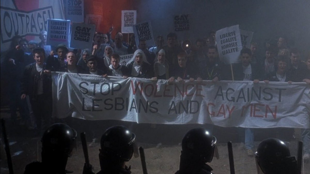 _rodrigob's tweet photo. Edward II (1991) dir. Derek Jarman https://t.co/2HJ6v3EMa8