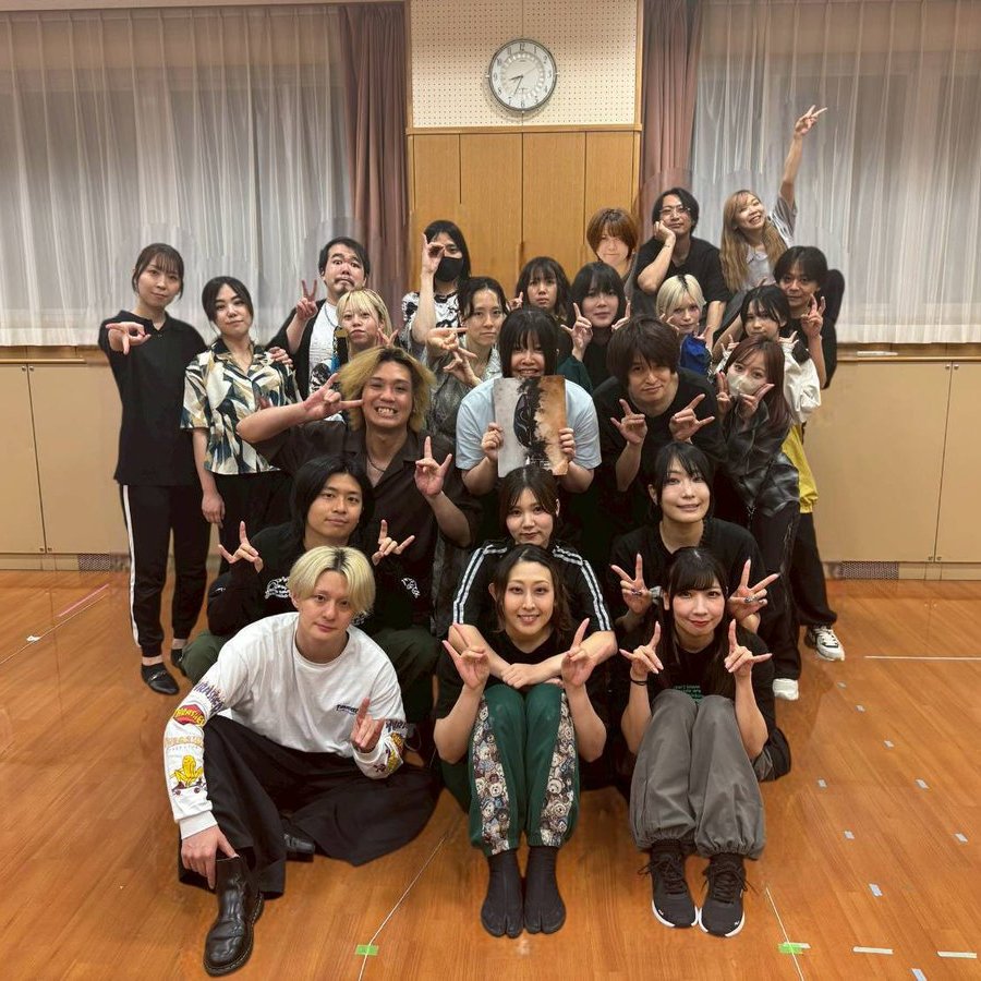 66anti_pop66's tweet photo. #始皓白

先日は初めての通し稽古を行いました！
和やかに、そして意欲的に稽古が進んでおります。

配信発売も開始いたしました。
たくさんのご来場・ご視聴、座組み一同心よりお待ちしております。

🦊本番まであと18日🦊 https://t.co/6njRUKDDIz
