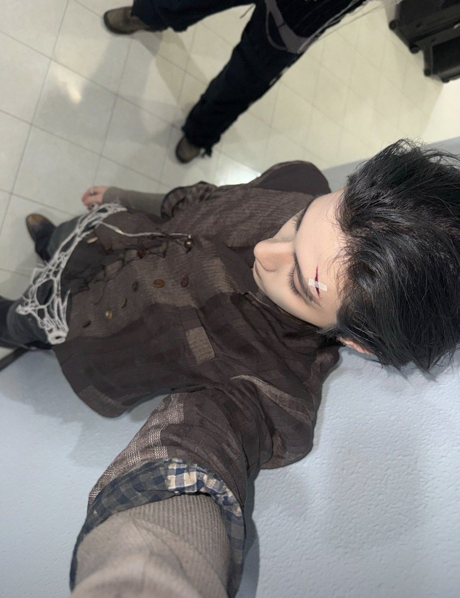 discusious's tweet photo. Cara foto begini gmn sih aku gabisa bisaa😭 https://t.co/7UK2OG7Z9D