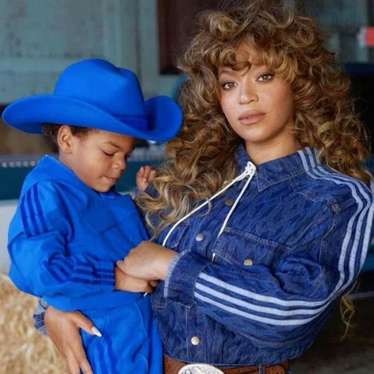beyraive4's tweet photo. aí gente hoje eu realmente pensei no nosso pequeno cowboy sir carter, as vezes eu esqueço que ela tem um filhO 😭😭 https://t.co/XEYiyJqyCf