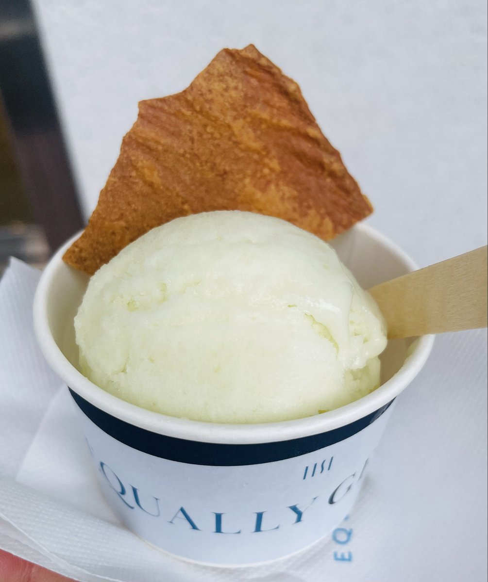 kaho2115's tweet photo. EQUALLYのジェラート
イバラキング🍈にしたー😆
美味しい😋
たまにはご褒美を✨
次回はピスタチオ食べたい！ https://t.co/ulCUDn5Esu