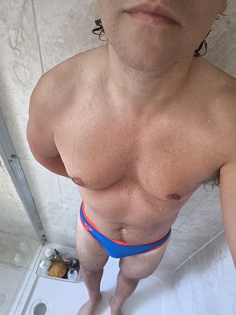 speedobulges's tweet photo. Speedos Lad: The Wet Collection 😛
RTs = we want more wet pics of you in different trunks #speedos #gaybulge #speedofetish https://t.co/cSrjhC0YVz