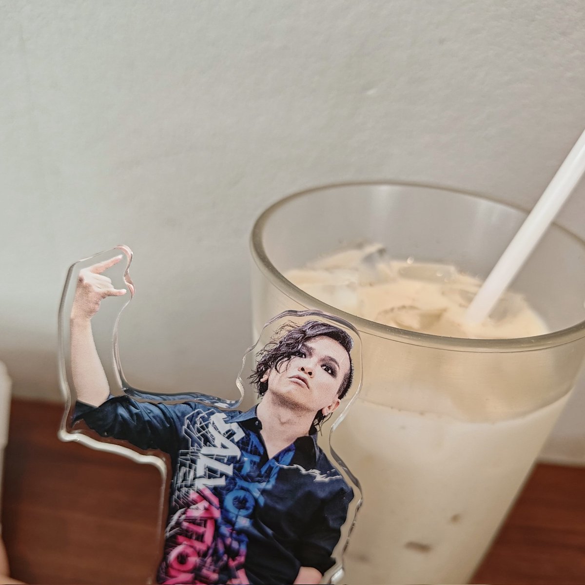 chioSanP0's tweet photo. ﾀ、アイスジャスミン茶チャイ。
アイスジャスミン茶チャイってなに。キメラだけど、美味しい。 https://t.co/AgagDIiJzQ