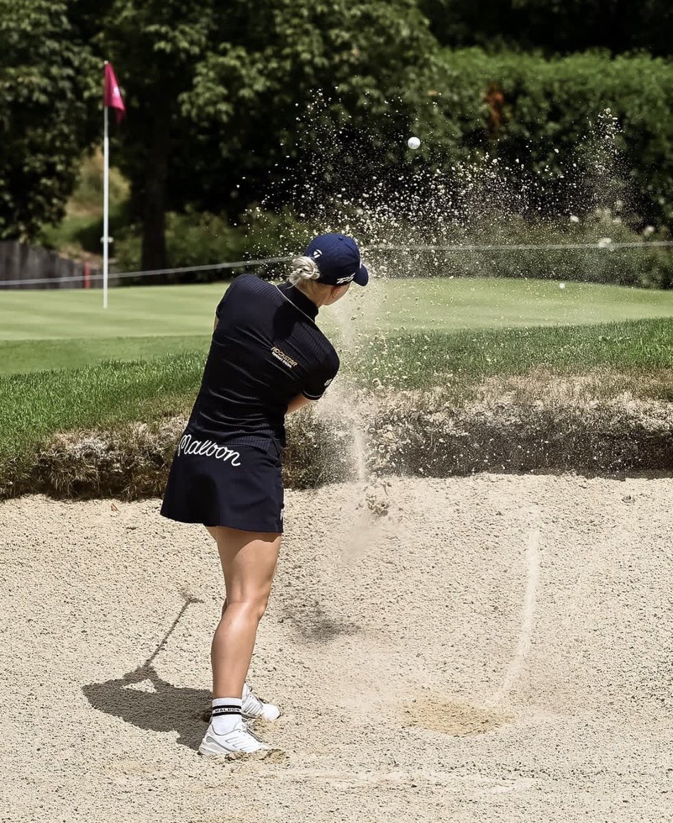 charley_hull23's tweet photo. Golfing from life ⛳️💯 https://t.co/z0HAXn3sgE