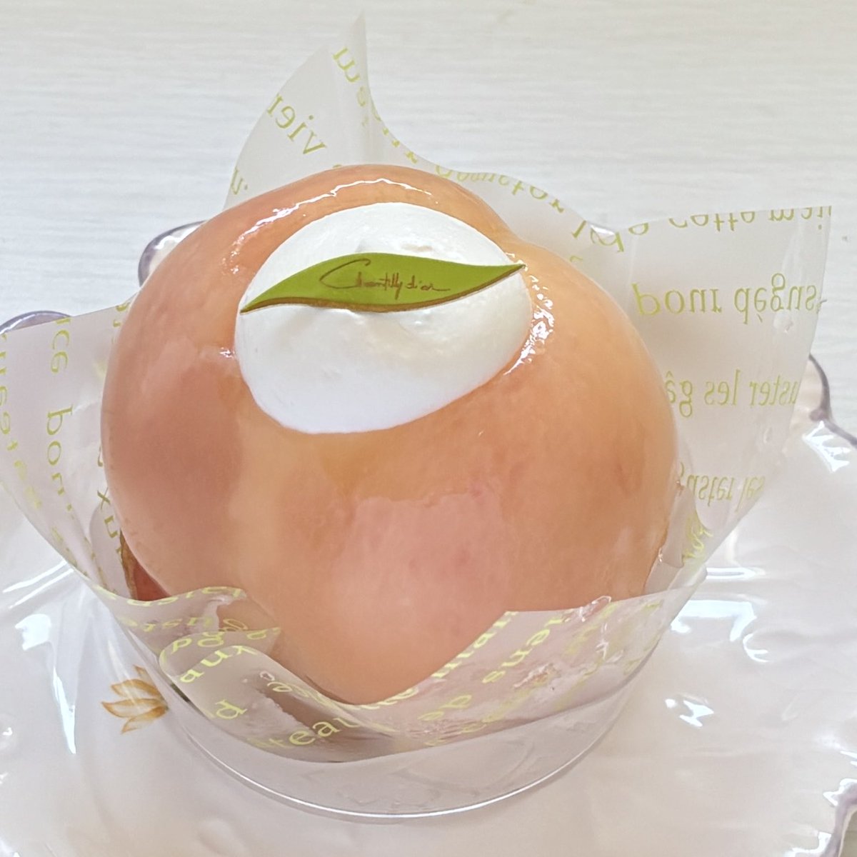 wacanowa's tweet photo. 季節限定の菊家の桃姫を食べました。
季節限定ということは旬のモノということで、旬は健康(心含め)に良いはず！
高いけど美味かった！販売終了前にもう一つ食べたい。なんせ旬のモノは以下同文🍑 https://t.co/tv5eS2Xmzk