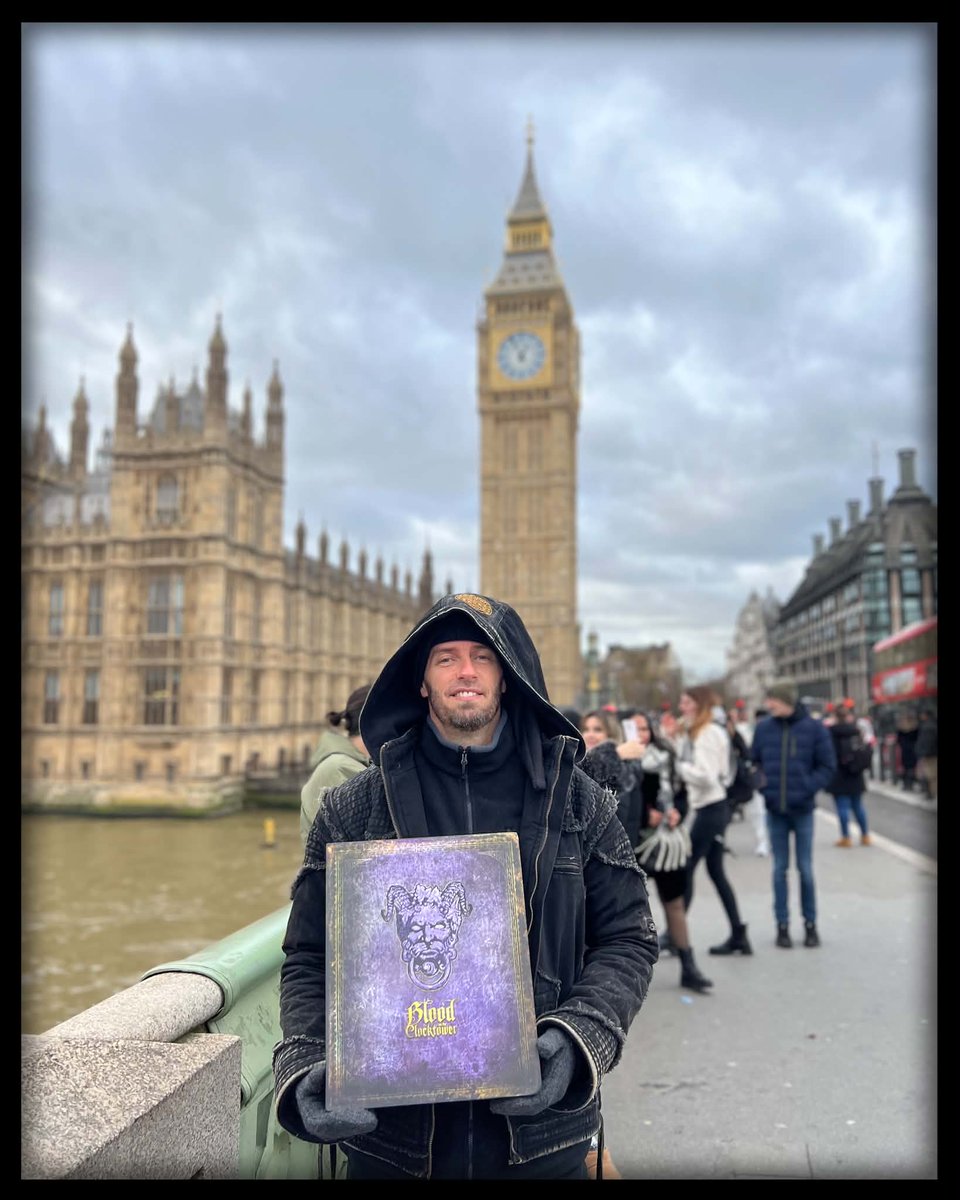Steve_Medway's tweet photo. One famous #clocktower deserves another
❤️🩸🕰️
Couldn’t help but get a pic with one of the most famous clock towers around when I was in London in December back in 2024 for Jon and Viv’s Christmas on the Clocktower.
#murdermystery done differently #fortheloveofbotc #botc
#bloodontheclocktower
#gamedesigner