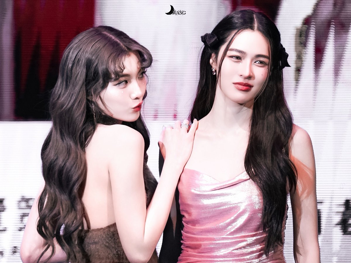 messysapphics's tweet photo. one of the main (and probably only real) differences between runchneen and lingorm. not a pout or blanket in sight for nong neen 🤭 https://t.co/zQR2Hoea6Y