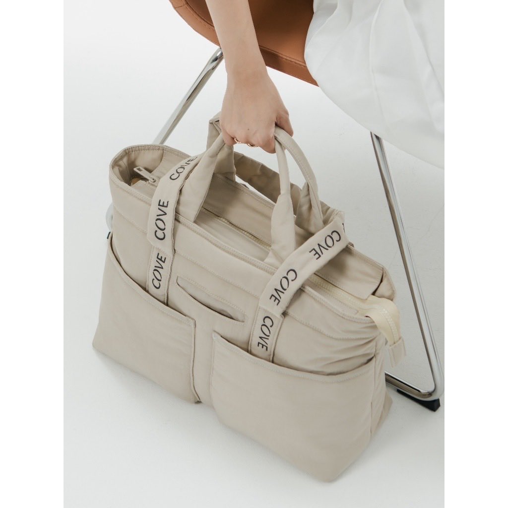 CINE_PORI's tweet photo. COVE Puffy Daytrip Tote
ใบเดียวจบจริง! เบา นุ่ม กันน้ำ ใส่โน้ตบุ๊กของจุกจิกได้หมด คุ้มมาก

https://t.co/m1awBdDcIK

ที่สำคัญตอนนี้มีโค้ดลด 10%
หรือทางเลือกนักขยัน SpayLater 0% 5เดือนค่ะ https://t.co/rzZRDrwVYL