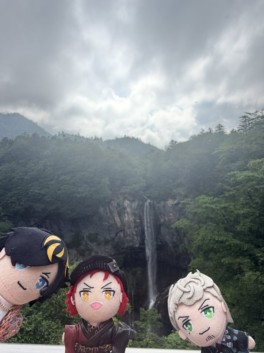 road_mushi's tweet photo. 華厳の滝、小学生以来にきた‼️怖くない‼️ https://t.co/VlKzBKzeCt