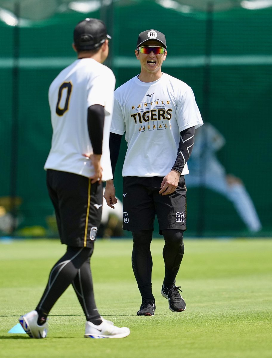 Smileforever24's tweet photo. きなちかーー♡♡♡待ってたよ🐯
#阪神タイガース
#近本光司
#木浪聖也 https://t.co/E1Zu5dCaJH