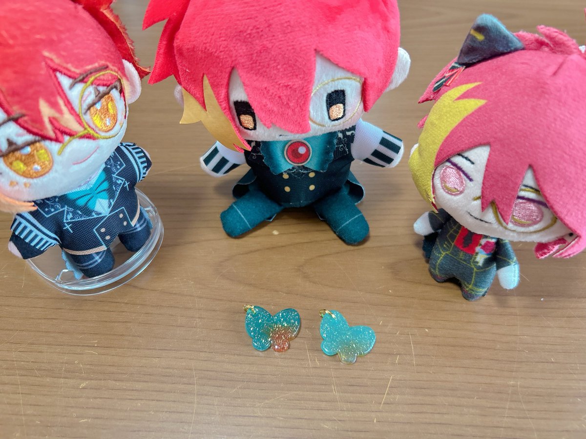 suiren_sn's tweet photo. モチーフネックレス作りリベンジ編

前作ったのも良かったけど気になる点多かったので再チャレンジ😂
今度こそ上手く出来たぞ！！ https://t.co/eFzRjwsurL