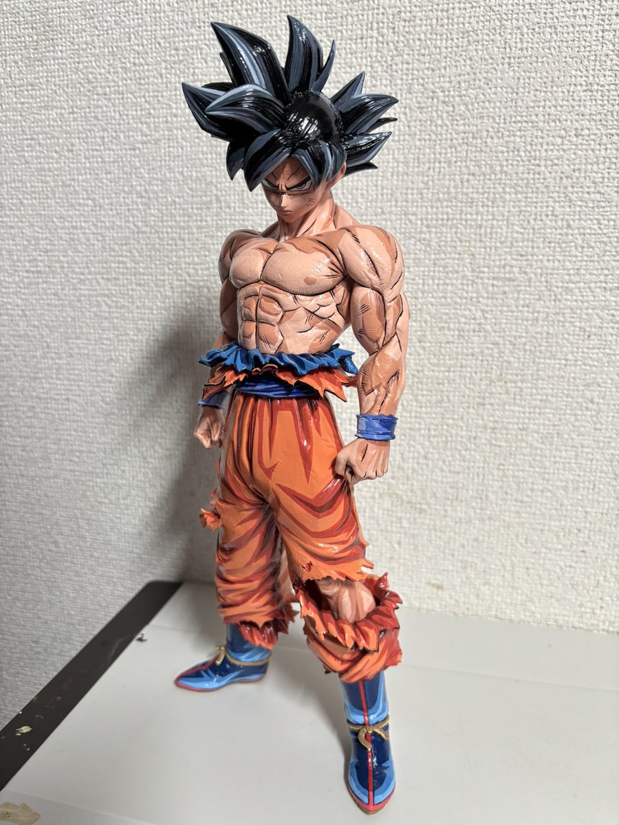 Punch43093487's tweet photo. smsp身勝手の極意をカスタムリペイント中
頑張って兆と極をアニメーションよりでカラーリングしリペイントしています❗️
やはり造形を素晴らしいのでそれを活かしながら塗るのに葛藤しておりなかなか進まないです💦兆しの方はほぼ完成です!
#ドラゴンボール #孫悟空 #一番くじ
#smsp #リペイント #カスタム