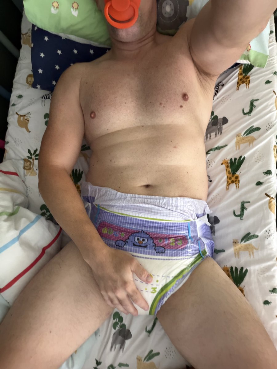 DiaperPupRotiss's tweet photo. Soggy Sprogs on a Saturday morning is the best way to wake up. 🥵 
@NappiesRUs #sprogs #abdl #diaperboy #gayabdl https://t.co/TU1OqYfJCe
