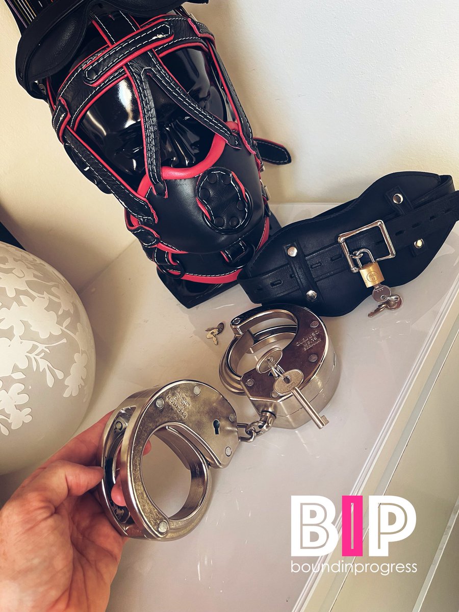 BoundInProgress's tweet photo. „Welcome home my new friends!“ - Zack
#boundinprogress #handcuffs #clejuso https://t.co/DfXNENW0Lr