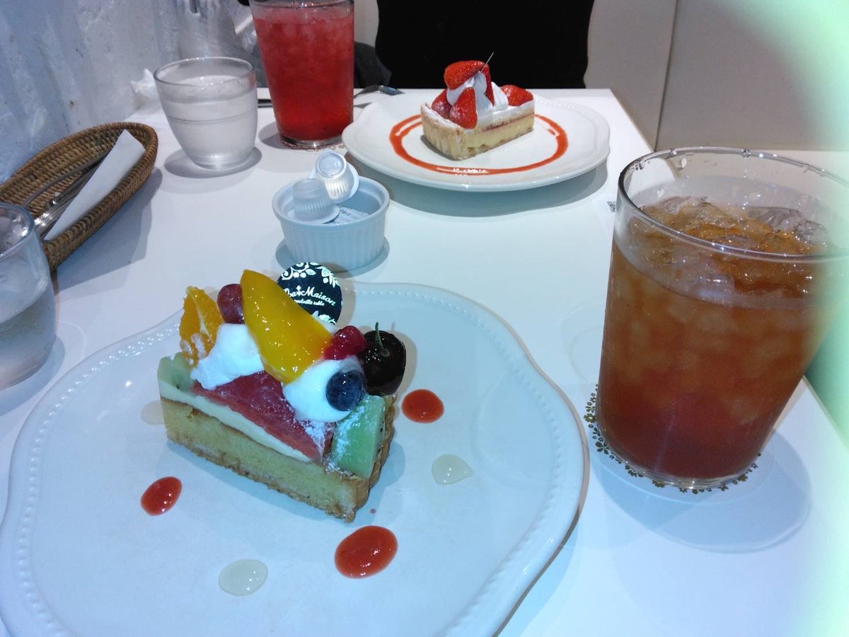 Licking_dog_'s tweet photo. ラーメンだけじゃなくてケーキも食べます🍰
実は甘いものも好きなんです https://t.co/uuOseanP1a