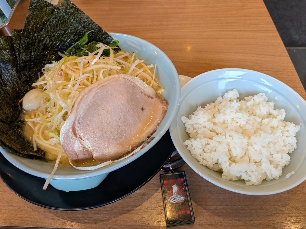 To_Re_Sa_Ki's tweet photo. カミさん迎えに行って帰り道昼飯、
今日はめちゃめちゃ混んでて時間掛かったなぁ😵💫
おかげでポストする暇も無く帰宅して即準備して電車乗るとこ😅
#BRIDEARラーメン部
#BRIDEAR
#だけど今日はZilqy https://t.co/uXVpHiJB21