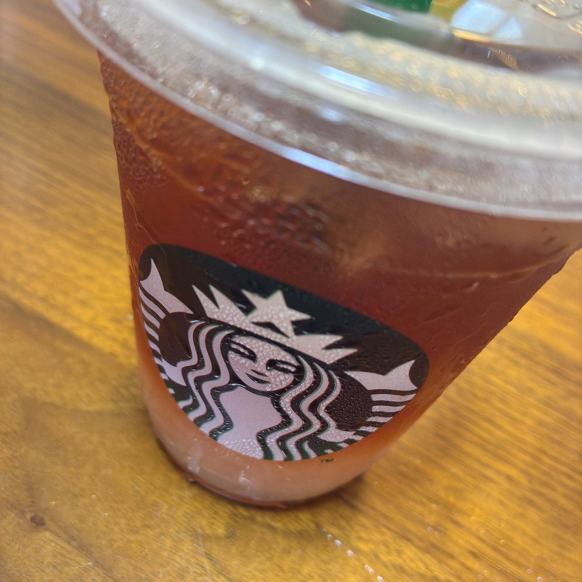 VMS_Room29's tweet photo. ようやくスターバックスのクラフトジューシーピーチティー🍑飲めた！
🍑ごろごろでおいしい😭 https://t.co/BbTeO2U90A