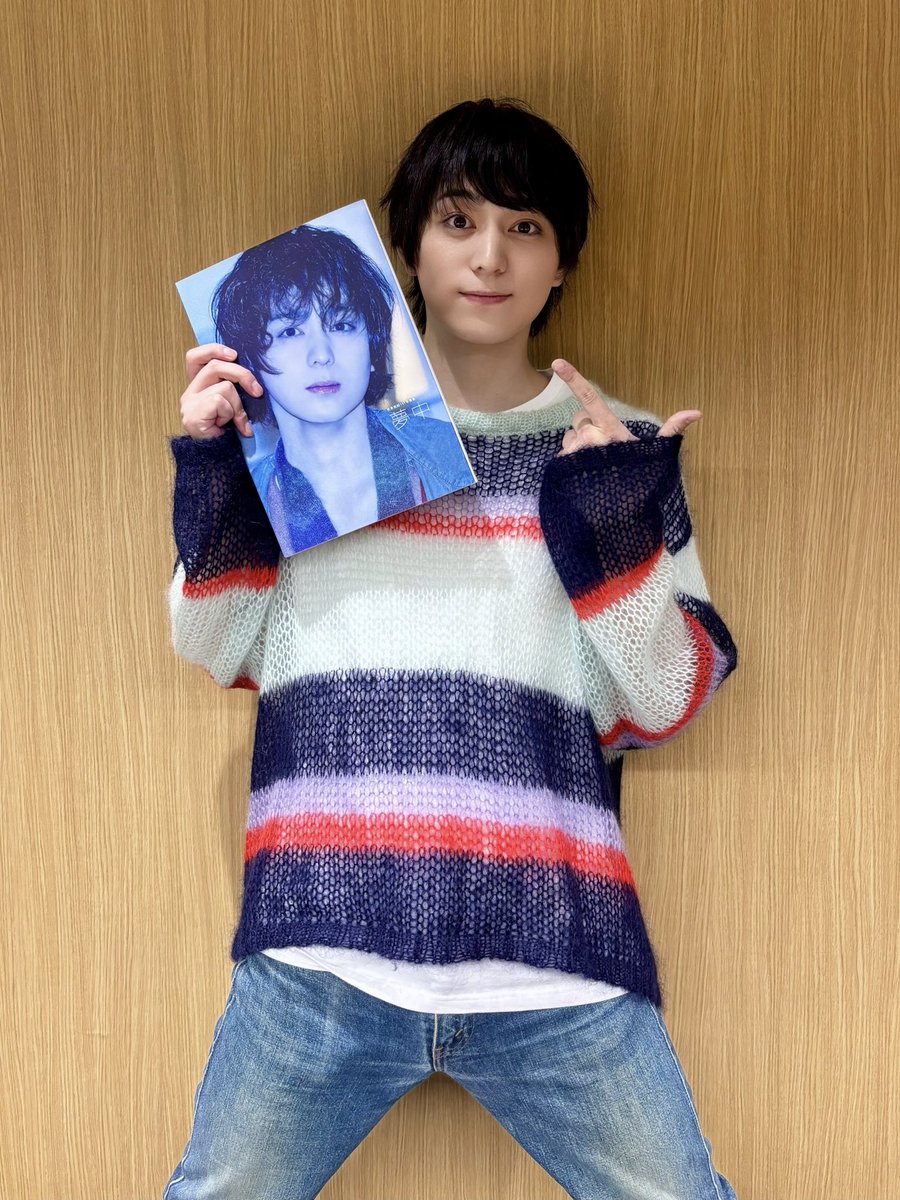 sana1st_muchu's tweet photo. 「佐奈宏紀1st写真集 夢中」
発売記念オンラインイベント、
ありがとうございました！
写真集の感想は引き続き
#佐奈に夢中 でお待ちしております📮

▼明日は追加イベントです！
7/12(日)HMVエソラ池袋
10:30よりレジにて全券種当日券販売

お待ちしております！
#佐奈に夢中 https://t.co/NhMzyDYygo