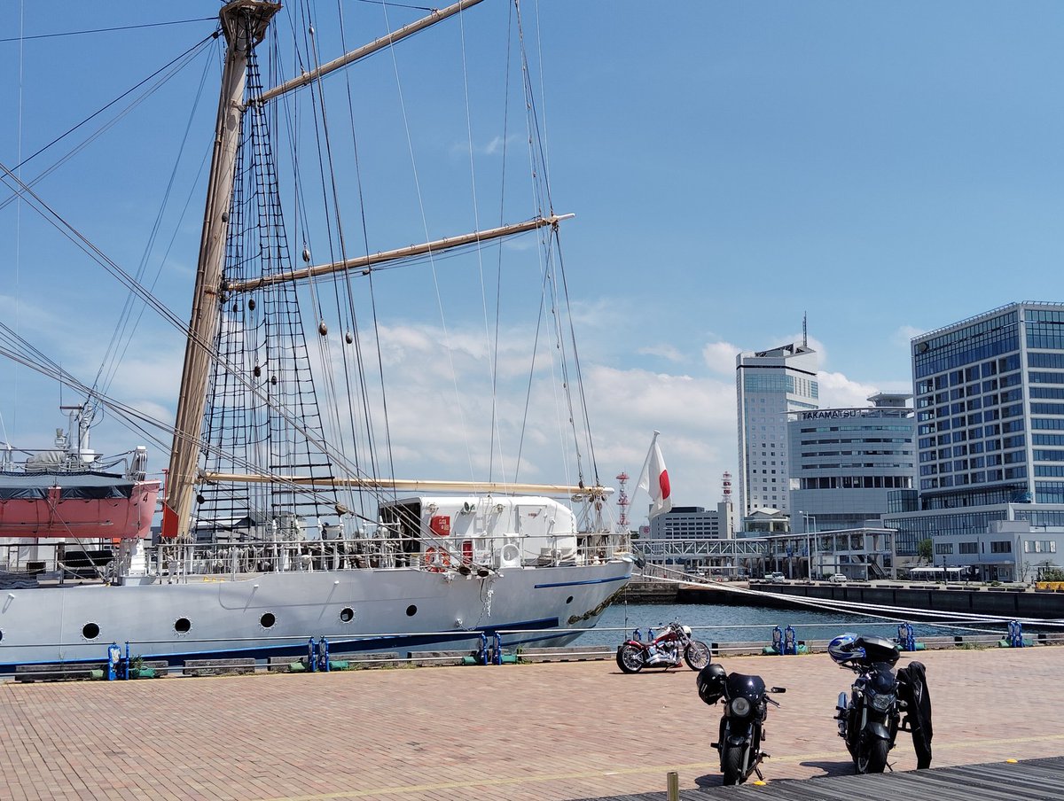 oosan_egg's tweet photo. 日本丸を見に寄り道します〜🏍꒱꒱⛵ https://t.co/pi0kfdZdHo