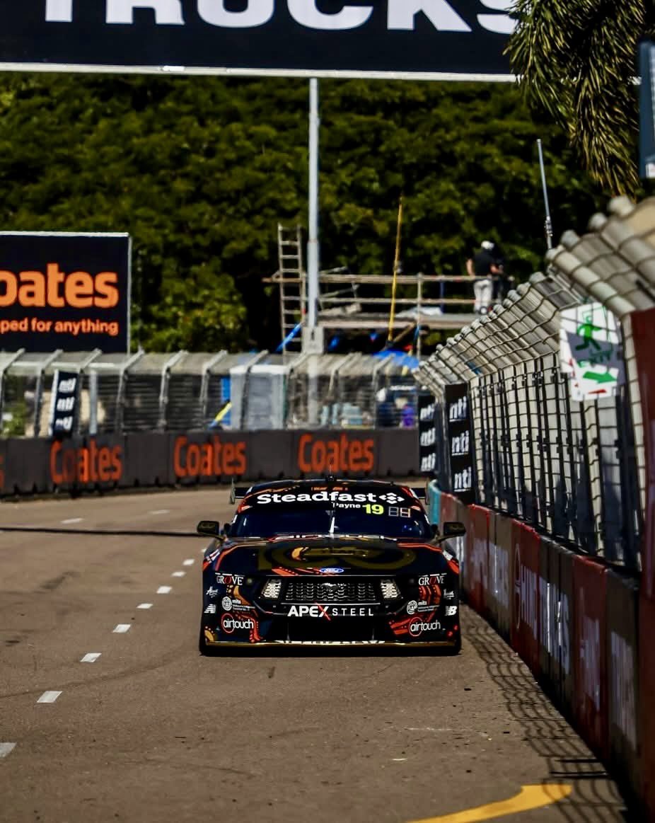 SupercarXtra's tweet photo. Matt Payne extends championship lead with victory in Race 21. #RepcoSC #Supercars https://t.co/ge3KK9Td0N