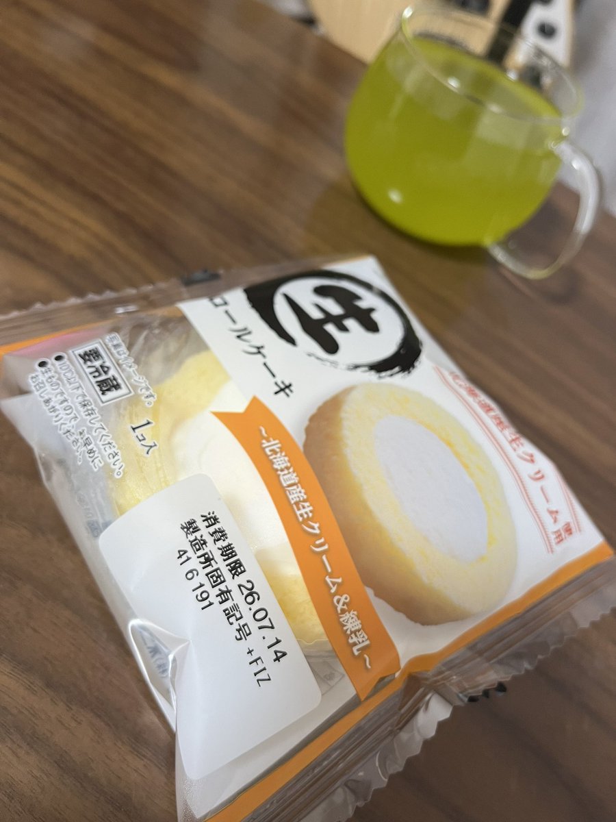 yaa's tweet photo. ロールケーキです https://t.co/nurUgbAre5