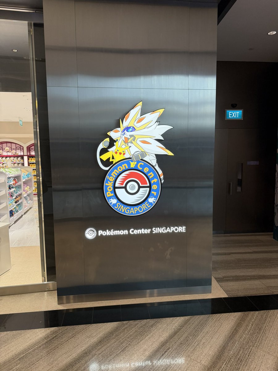 zydabcd's tweet photo. ポケモンセンターシンガポール！ https://t.co/R4Esw3BznH